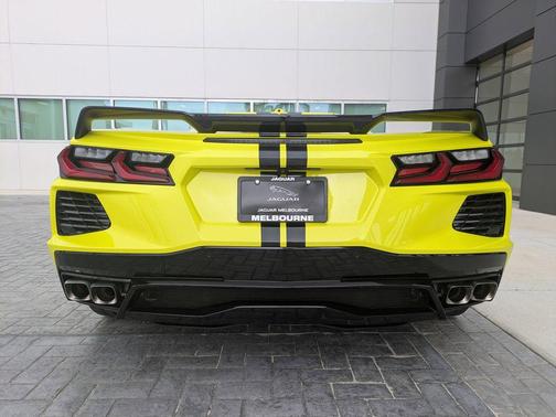 Accelerate Yellow Metallic 2022 Chevrolet Corvette Stingray w/3LT