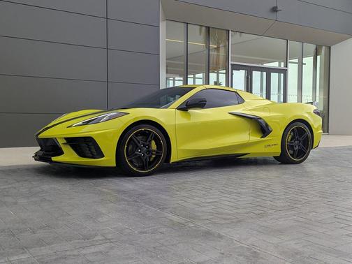 Accelerate Yellow Metallic 2022 Chevrolet Corvette Stingray w/3LT