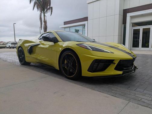 Accelerate Yellow Metallic 2022 Chevrolet Corvette Stingray w/3LT