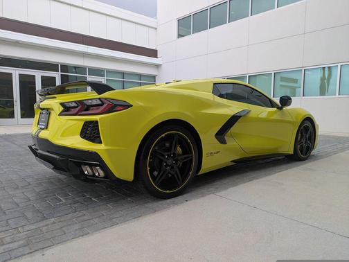 Accelerate Yellow Metallic 2022 Chevrolet Corvette Stingray w/3LT
