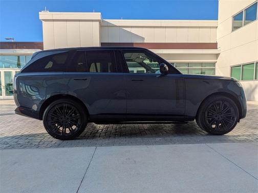 2026 Land Rover Range Rover P530 Autobiography