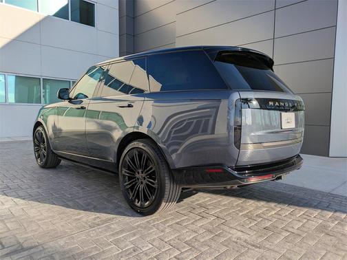 2026 Land Rover Range Rover P530 Autobiography