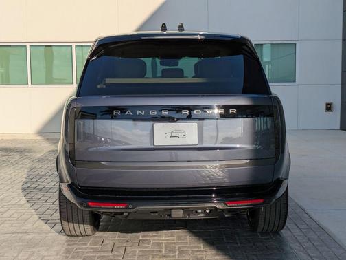 2026 Land Rover Range Rover P530 Autobiography