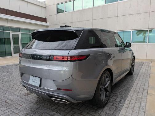 2025 Land Rover Range Rover Sport SE