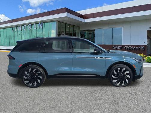 Whisper Blue Metallic Clearcoat 2026 Lincoln Nautilus Reserve