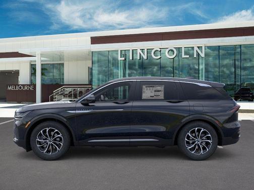 Infinite Black Metallic Clearcoat 2026 Lincoln Nautilus Premiere
