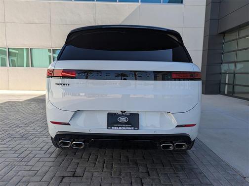 2025 Land Rover Range Rover Sport SE