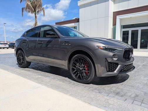 Grigio 2024 Maserati Levante Modena Ultima