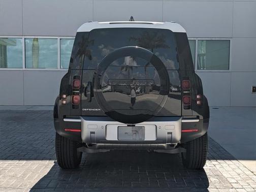 2025 Land Rover Defender 110 P300