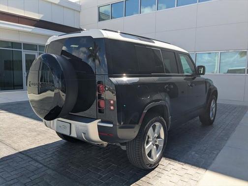 2025 Land Rover Defender 110 P300