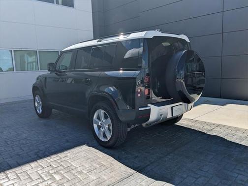 2025 Land Rover Defender 110 P300
