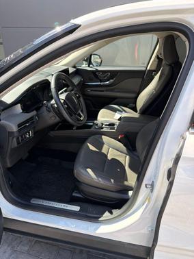 White Metallic 2023 Lincoln Corsair Standard