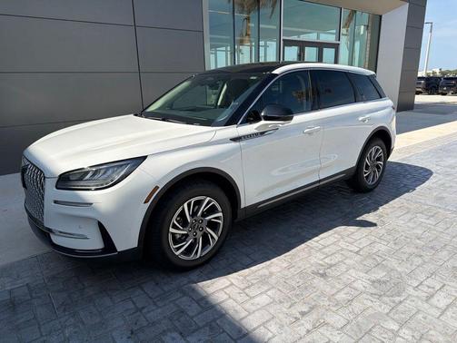 White Metallic 2023 Lincoln Corsair Standard