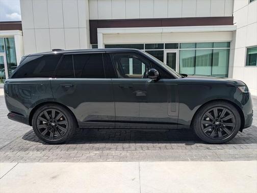 2025 Land Rover Range Rover P550e SE