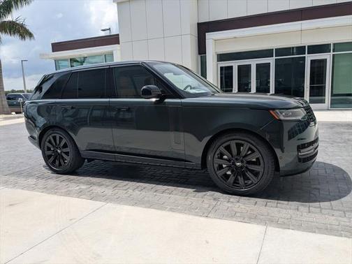 2025 Land Rover Range Rover P550e SE