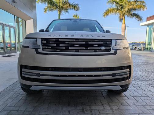2025 Land Rover Range Rover P530 SE