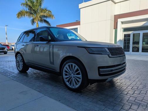 2025 Land Rover Range Rover P530 SE