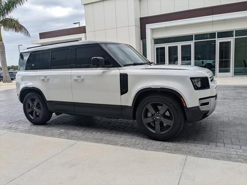 2024 Land Rover Defender 110 P400 S