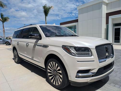 White Platinum Clearcoat Metallic 2019 Lincoln Navigator L Reserve