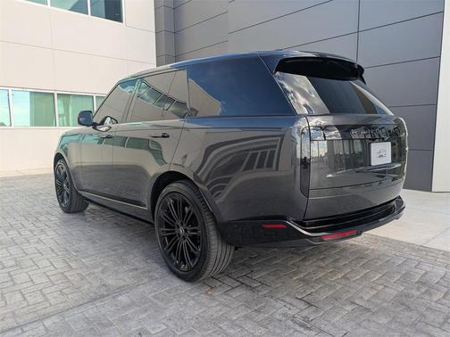 2023 Land Rover Range Rover P530 SE