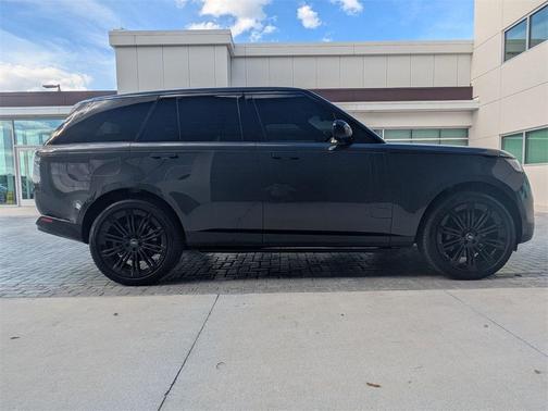 2023 Land Rover Range Rover P530 SE