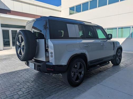 2026 Land Rover Defender P400 X-Dynamic SE