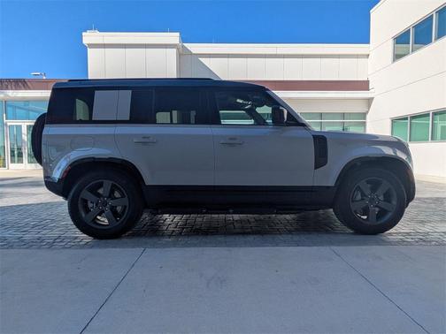 2026 Land Rover Defender P400 X-Dynamic SE