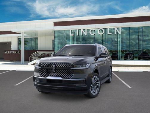 Infinite Black Metallic Clearcoat 2026 Lincoln Navigator Premiere
