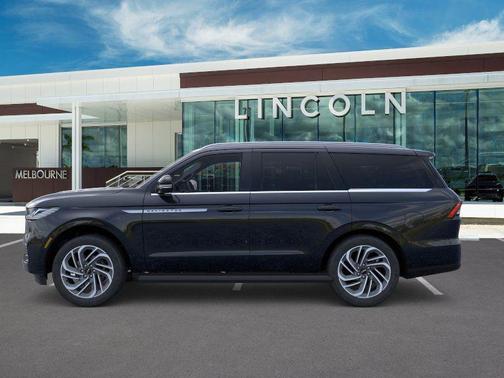 Infinite Black Metallic Clearcoat 2026 Lincoln Navigator Premiere