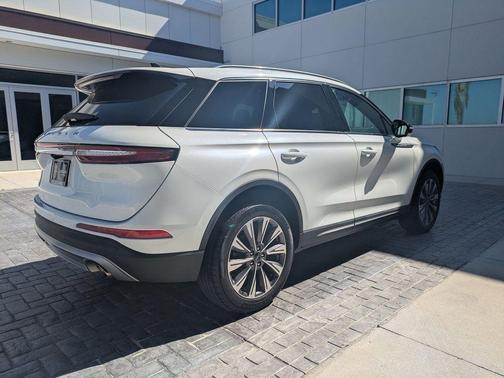 Pristine White Metallic Tri-Coat 2022 Lincoln Corsair Reserve