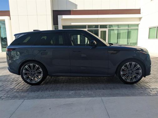 2025 Land Rover Range Rover Sport SE