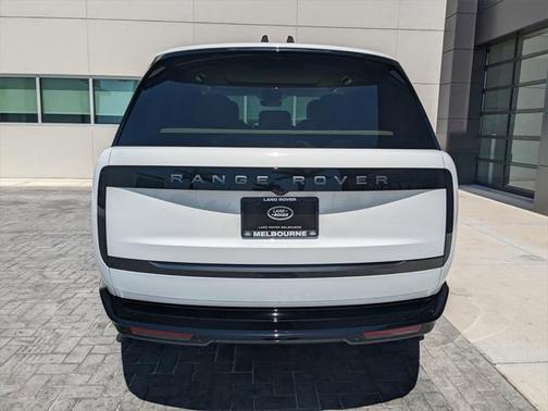 2025 Land Rover Range Rover P400 SE