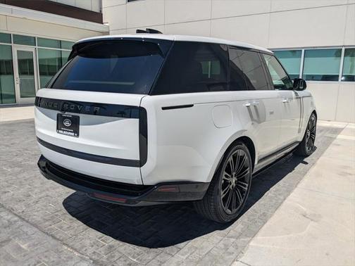 2025 Land Rover Range Rover P400 SE