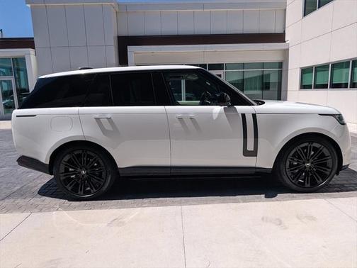 2025 Land Rover Range Rover P400 SE