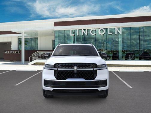 White 2026 Lincoln Navigator Reserve