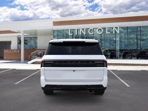 White Metallic 2026 Lincoln Navigator Reserve