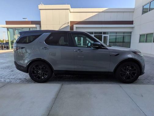 Eiger Gray Metallic 2025 Land Rover Discovery Dynamic SE