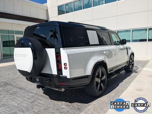 2025 Land Rover Defender 130 P400 X-Dynamic SE
