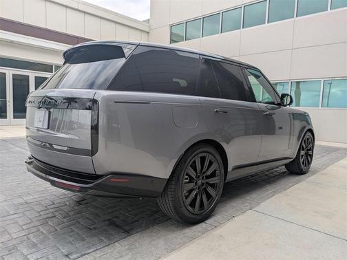 2026 Land Rover Range Rover P400 SE