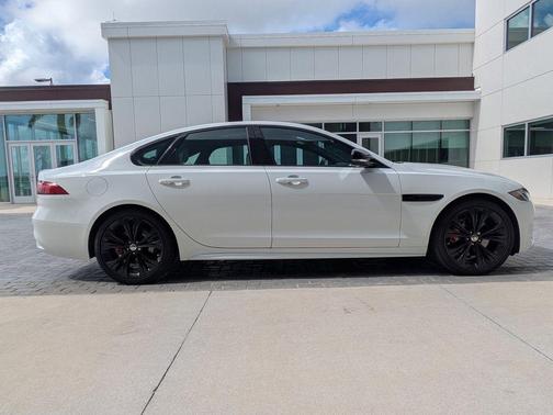 2024 Jaguar XF R-Dynamic SE P250 AWD Automatic