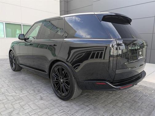2025 Land Rover Range Rover P530 SE