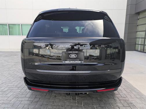 2025 Land Rover Range Rover P530 SE