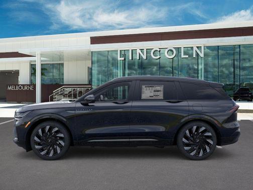 Infinite Black Metallic Clearcoat 2026 Lincoln Nautilus Reserve