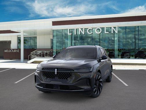 Infinite Black Metallic Clearcoat 2026 Lincoln Nautilus Reserve