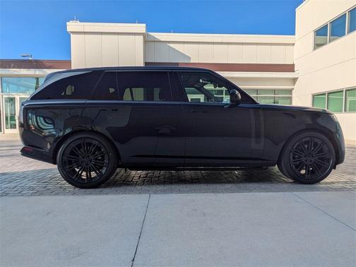 2026 Land Rover Range Rover P530 SE 7 Seat