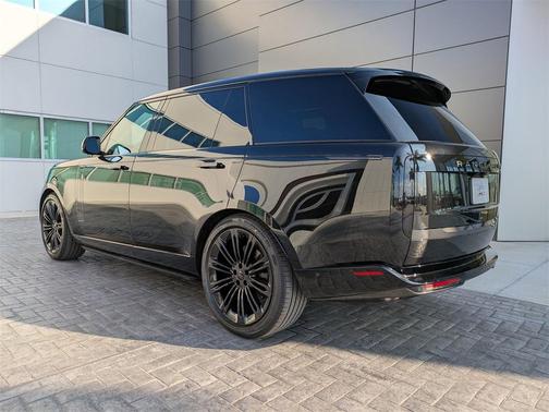 2026 Land Rover Range Rover P530 SE 7 Seat