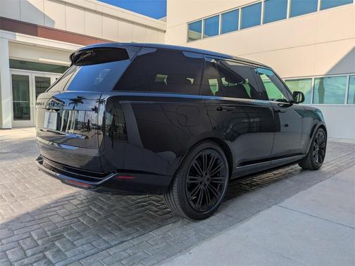 2026 Land Rover Range Rover P530 SE 7 Seat