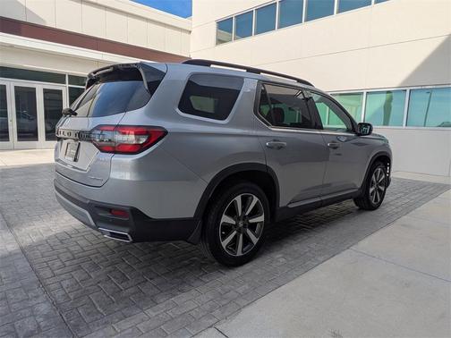 2024 Honda Pilot Touring 8-Passenger