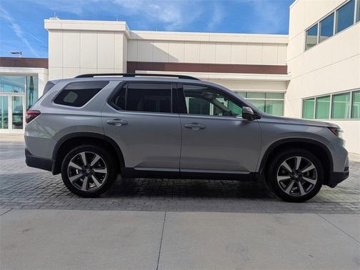 2024 Honda Pilot Touring 8-Passenger