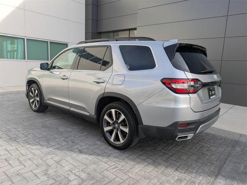 2024 Honda Pilot Touring 8-Passenger